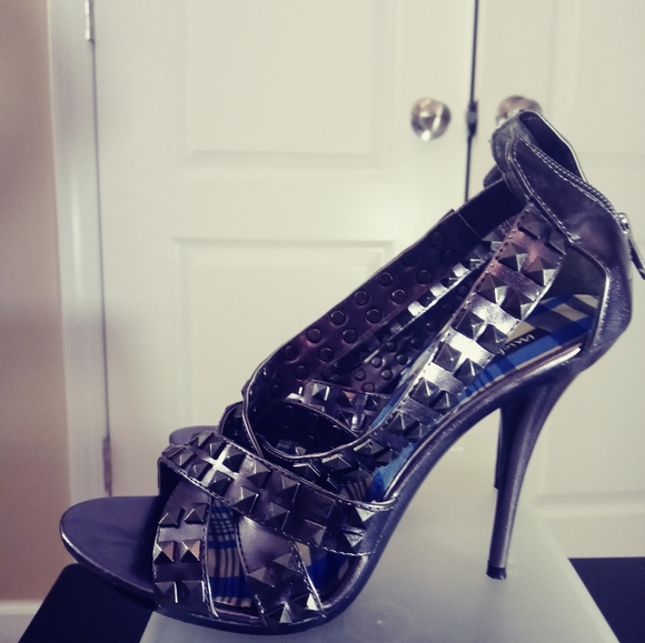 Michael Antonio Women's Silver Heels - Picture 4 of 10